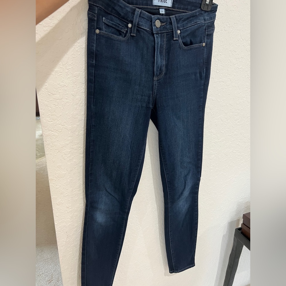 EUC- Paige jeans size 26 skinny- high rise